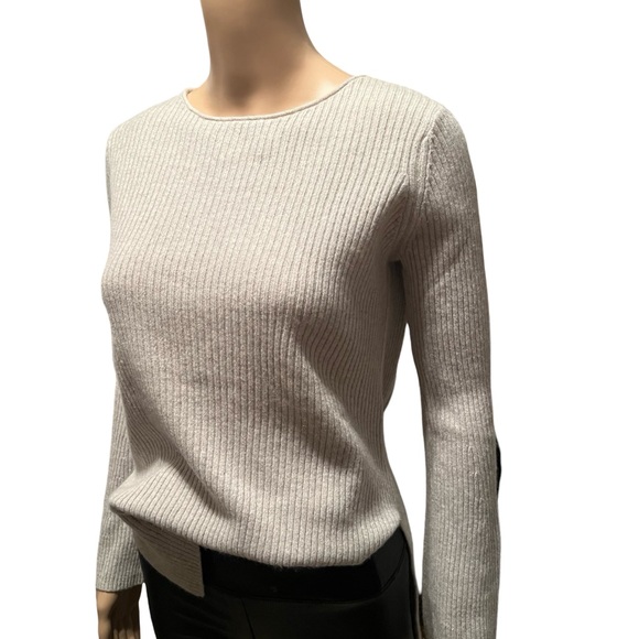 Beautiful cashmere sweater - Picture 1 of 11
